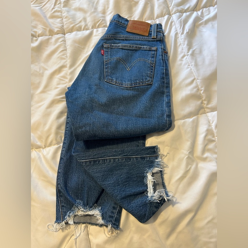 Levi’s 501 Ribcage Ankle Straight Women’s Jean’s 
Size W26 L26